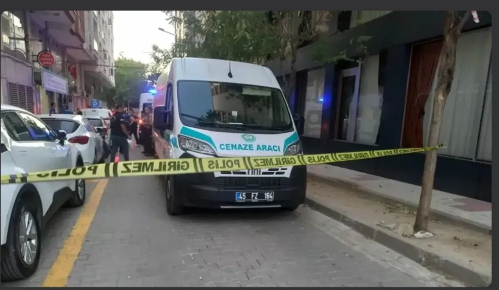 Manisa’da acı olay! Kötü koku ihbarı gerçeği ortaya çıkardı: Evde ölü bulundu
