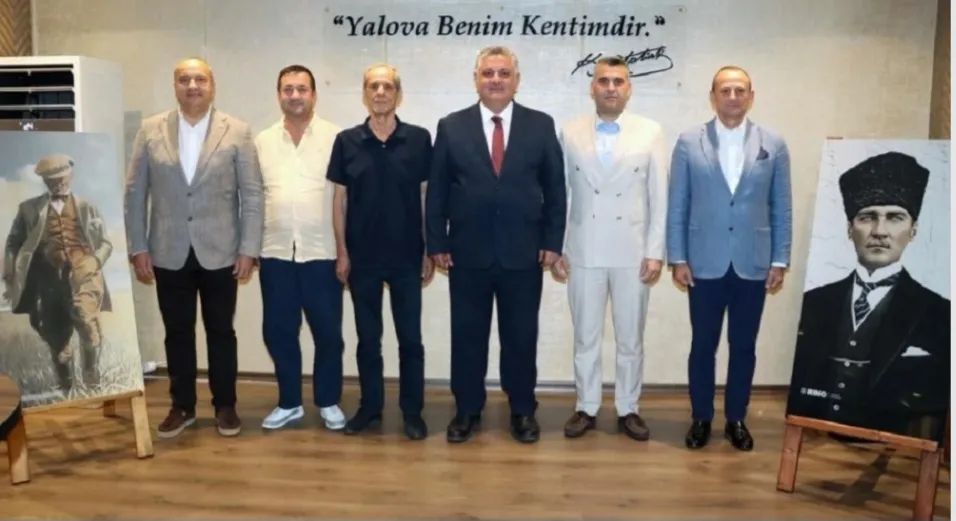 KILIÇDAROĞLU'NA SİYASİ TOKAT: YALOVA'DA 6 BAŞKAN ÖZGÜR ÖZEL'İN YOLUNU TUTTU"