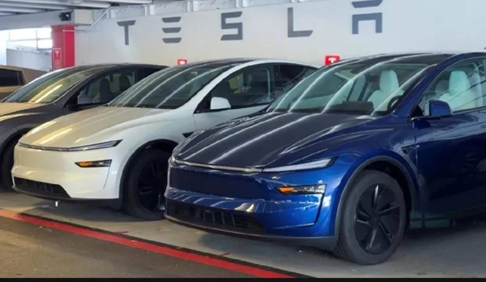 Tesla’da kapı kolu paniği: 3 milyon araç geri çağırıldı