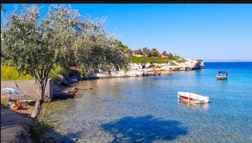 İzmir’in az bilinen turkuaz akvaryumu! Kalabalıktan kaçanlar burayı rotasına ekliyor