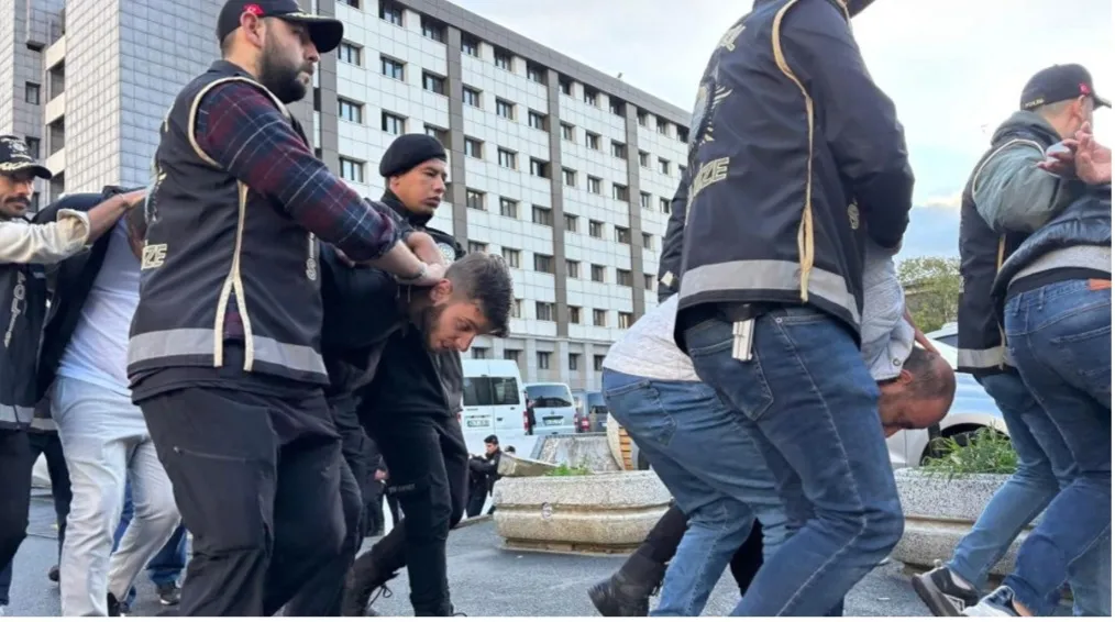 Casperlar iddianamesinde çarpıcı detay! Para vaat edip 'Kardeşimizsin' diyerek kandırdılar