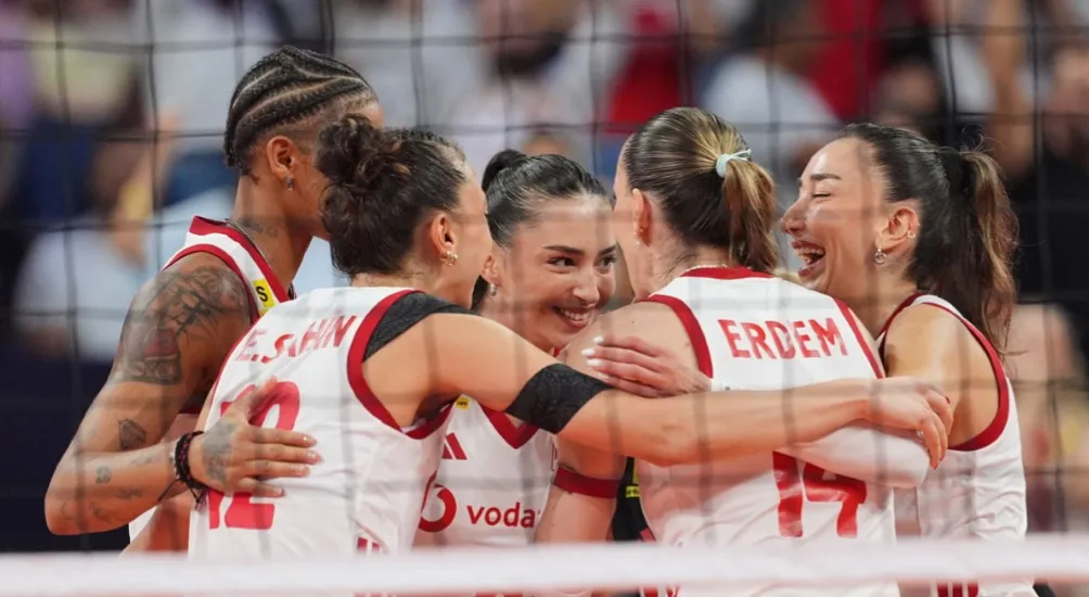 Avrupa’da şampiyonluğa bir adım kaldı: Filenin Sultanları finalde