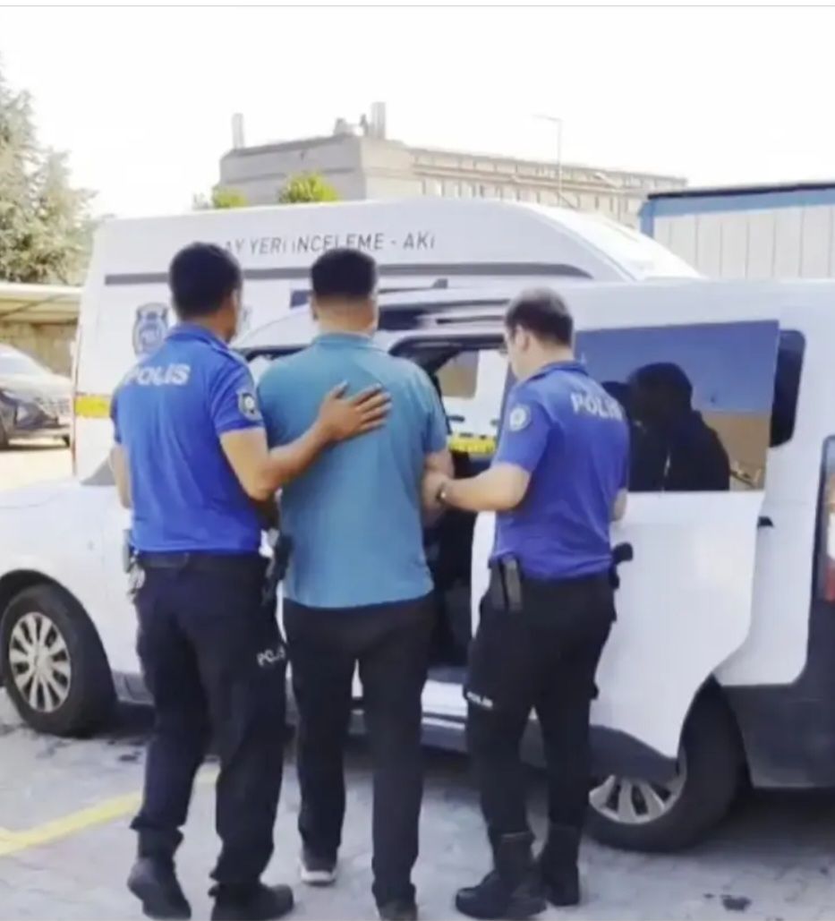 Rehabilitasyon merkezinde skandal: Öğretmen şiddetini veli görüntüledi!