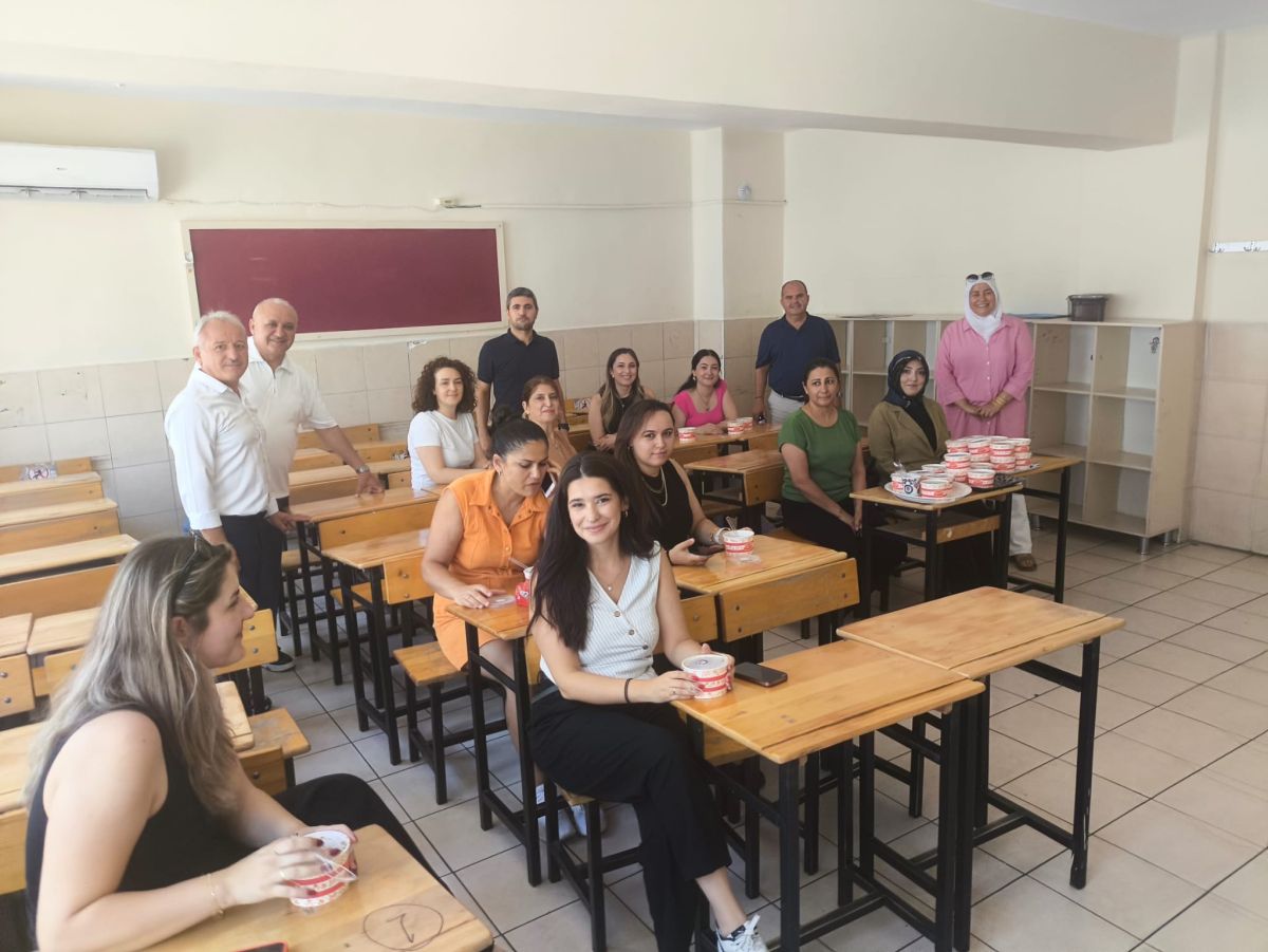 Eğitim Bir-Sen den geleneksel aşure ikramı