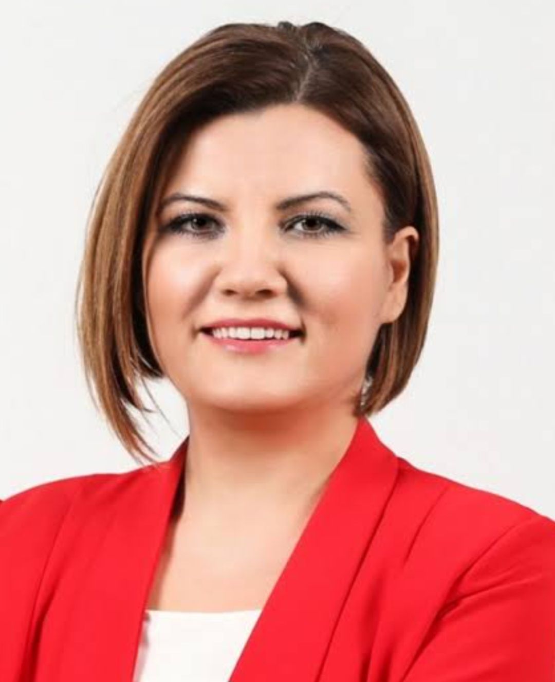 İzmit Belediye Başkanı Fatma Kaplan Hürriyet ve 19 kişi tutuklandı