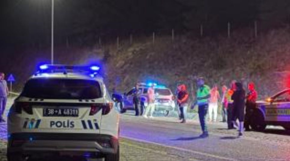 Bisikletten düşen belediye özel kalem müdürü yaşamını yitirdi